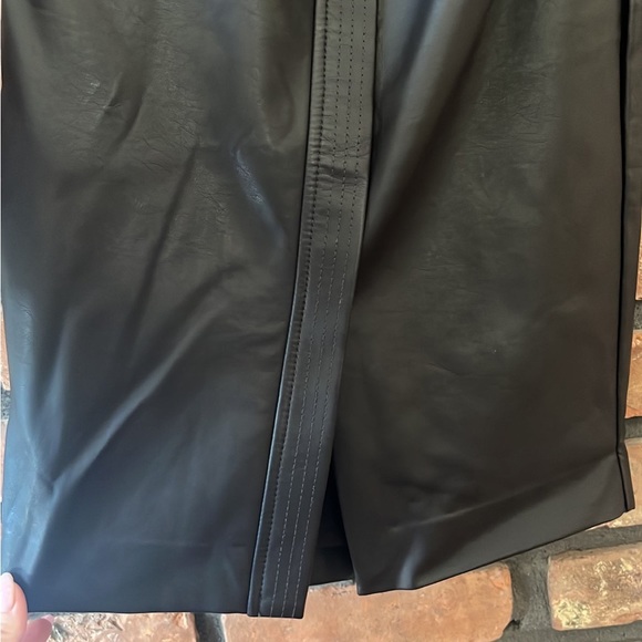 Limited Faux leather pencil skirt - Picture 2 of 5